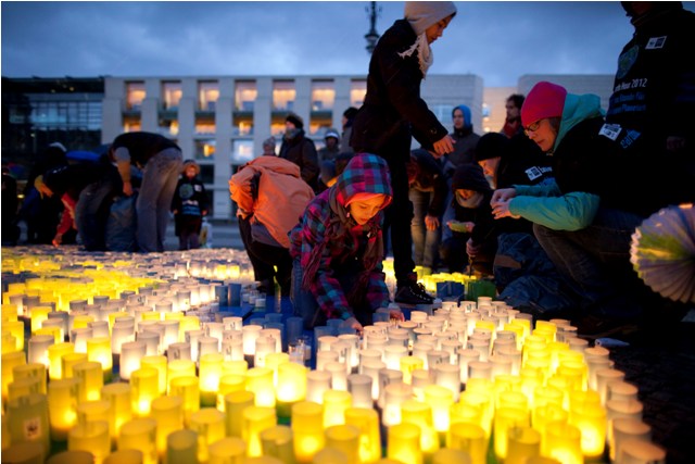 WWF earthhour event 2012, Berlin in front of the Brandenburger Tor