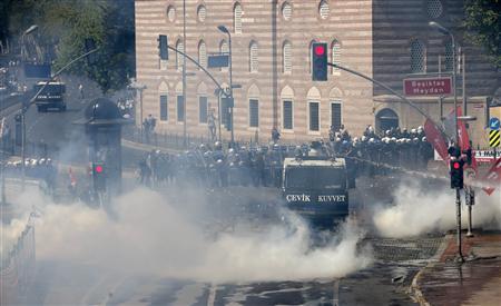 Turkish riot police clash with May Day protesters in central Istanbul
