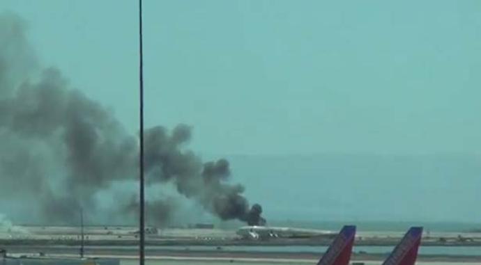 US-Boeing-777-crashes-landing-San-Francisco-airport_7-6-2013_108290_l