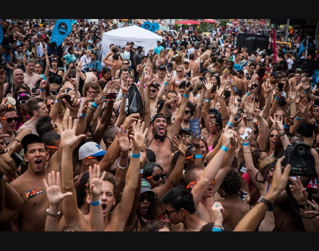 The Unabashed Gather In Their Underwear In Times Square To Break Guinness World Record