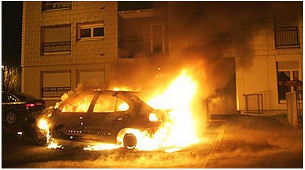 Опожарени три возила кај Бит Пазар