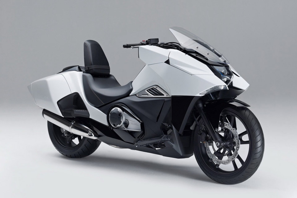 Honda-Unveils-Two-Japanimation-Motorcycles-01