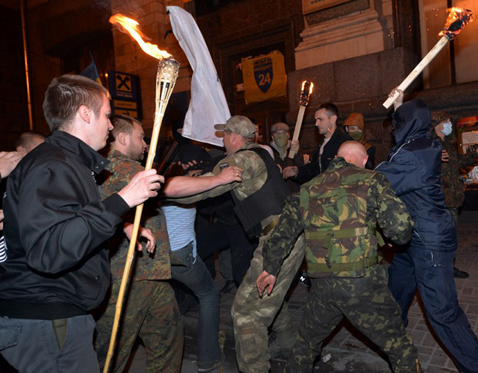 UKRAINE-RUSSIA-CRISIS-POLITICS-ULTRA-NATIONALISTS-FIGHTING