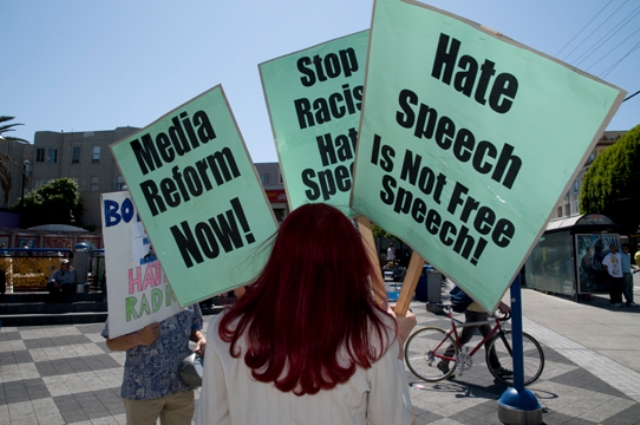 „Говорот на омраза не е слобода на говорот“ – демонстрации против говорот на омраза, Сан Франциско, 2009. Фото: Media Alliance 2008