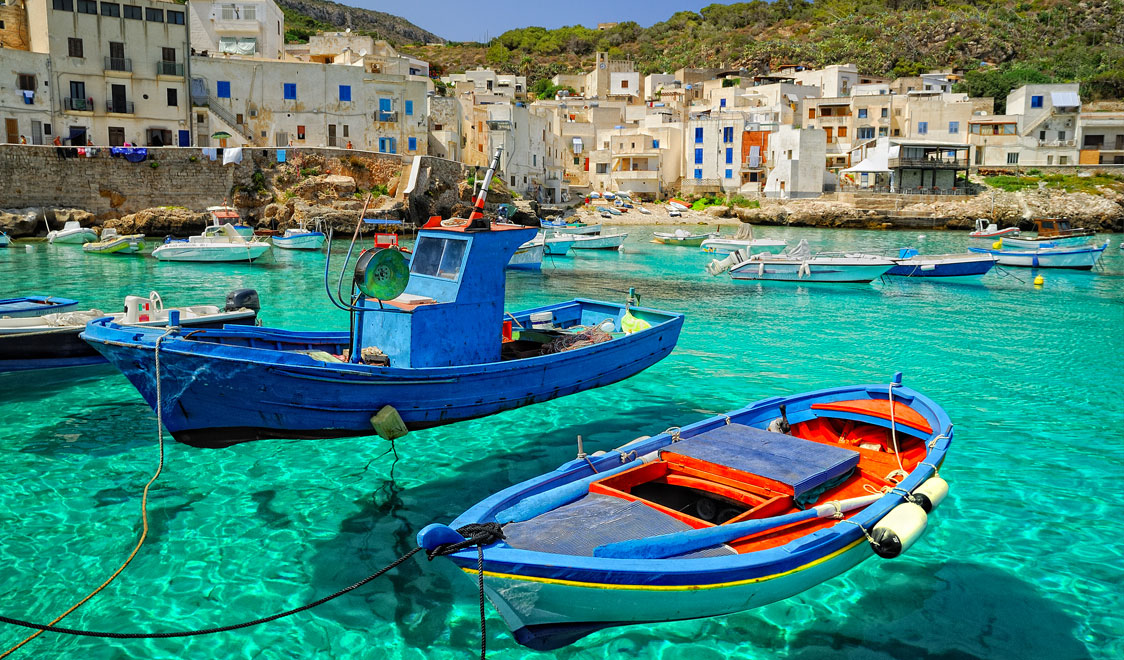 27-places-in-italy-that-dont-look-real-cala-dogana-levanzo