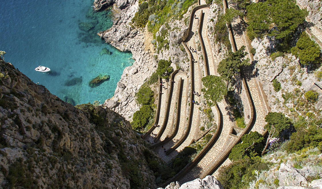 27-places-in-italy-that-dont-look-real-capri-campania