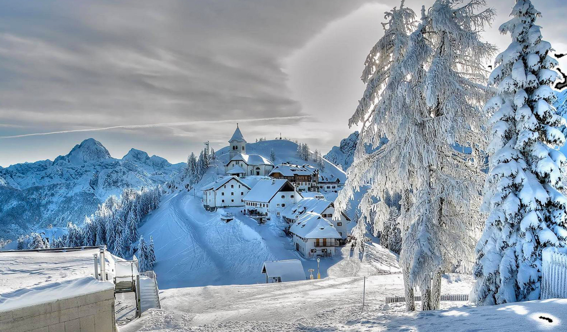 27-places-in-italy-that-dont-look-real-monte-lussari