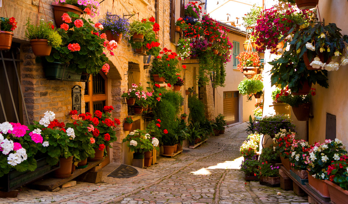 27-places-in-italy-that-dont-look-real-spello-umbria