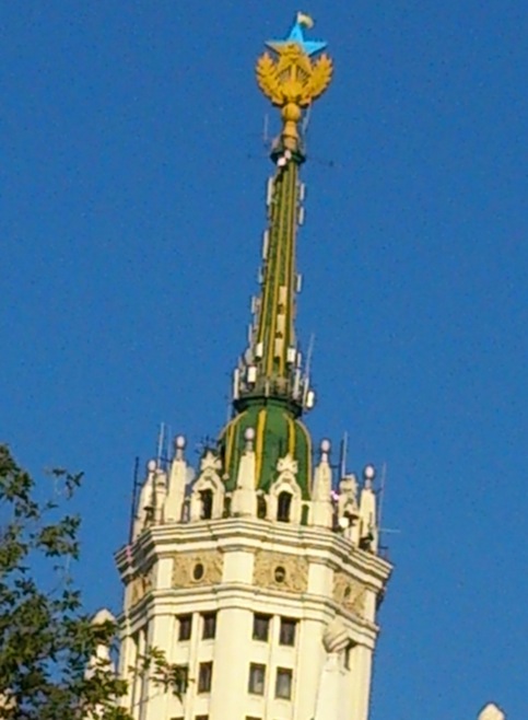 ukrainian-flag-moscow-stalin-building