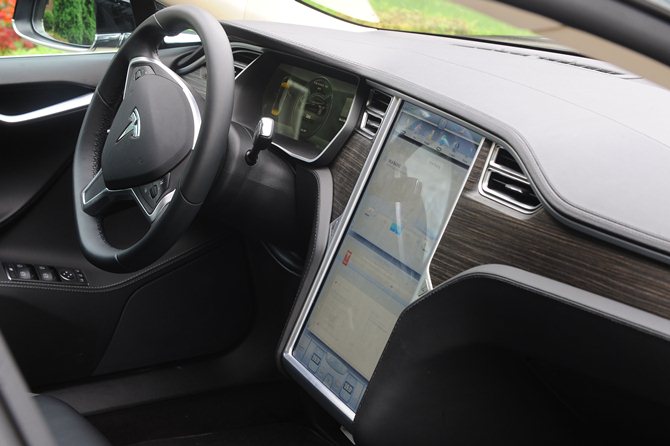 Tesla 2014 (4)