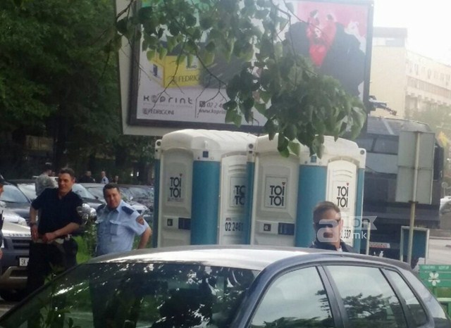 b81149db1ae17dcd0777b59f9ee04762e8ad3777e4d5110fab0dffa19c18559d_full