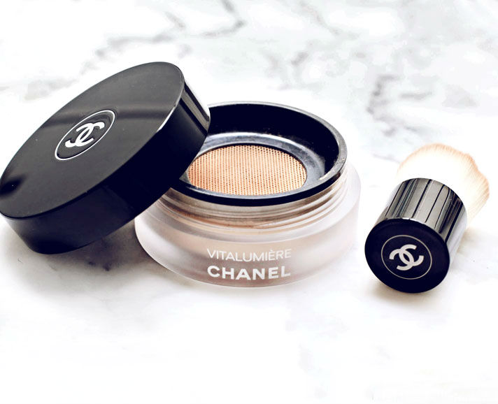 Mary Greenwell on X: NEW: Chanel Vitalumiere Loose Powder Foundation with  Mini Kabuki Brush. ❤️  / X