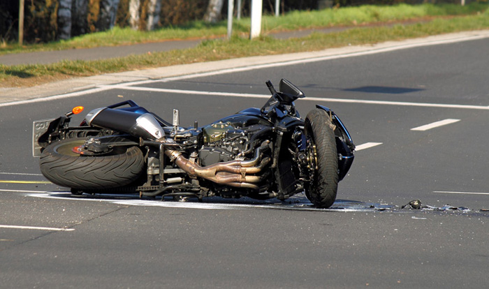 Во судар на две возила и моторцикл: Загина моторциклист во Кавадарци