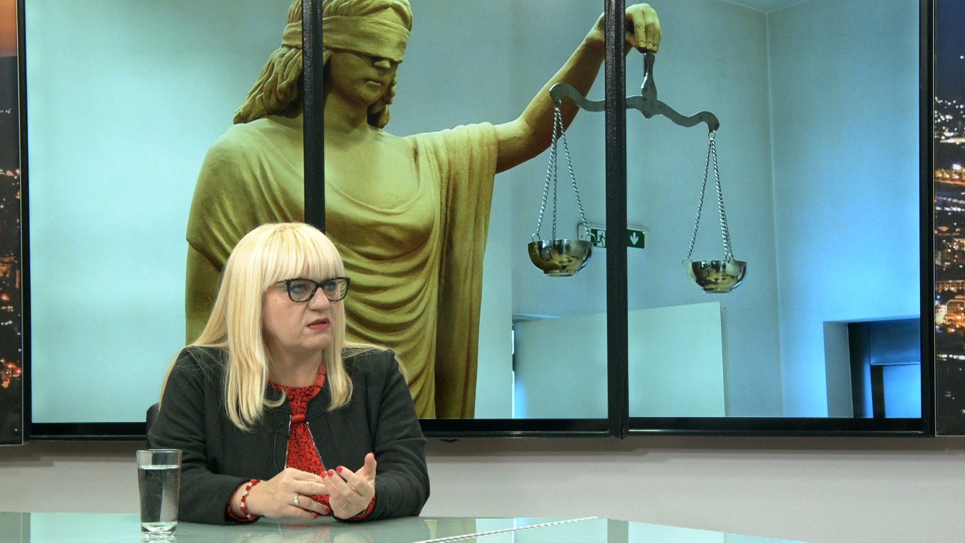 Лога: Рената Дескоска е лош пример на министер за правда