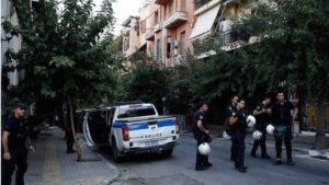 Едно лице загина, двајца се ранети во престрелка во бродска компанија во Атина