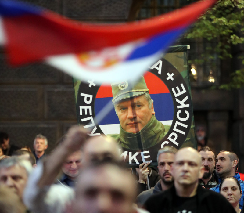 Сараево бара Хаг да реагира за погребот на Младиќ: Може ли некој да ја спречи Србија?