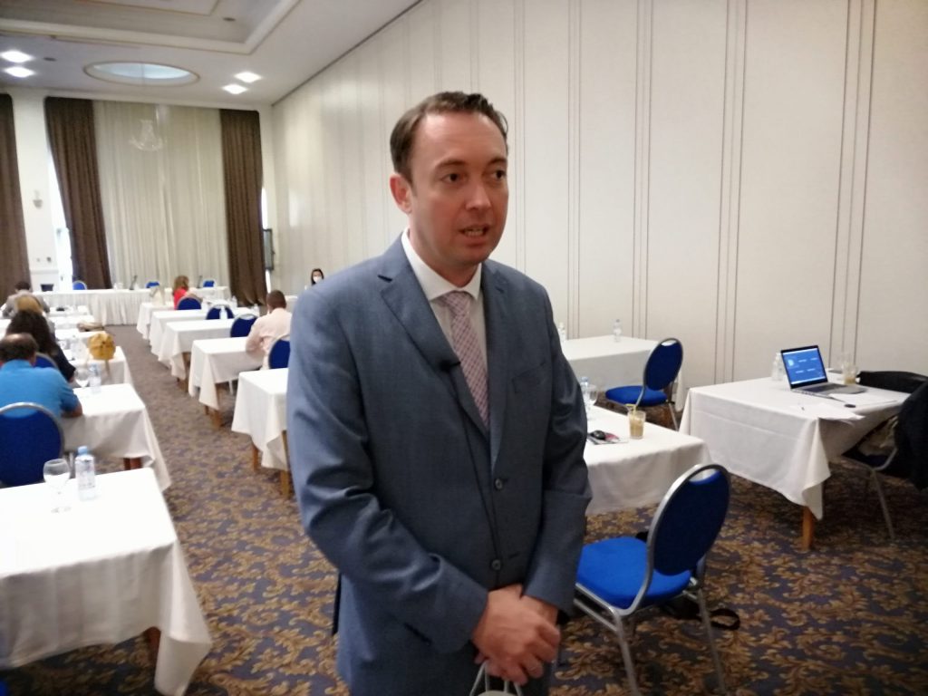 Горан Милевски поднесе оставка до Владата
