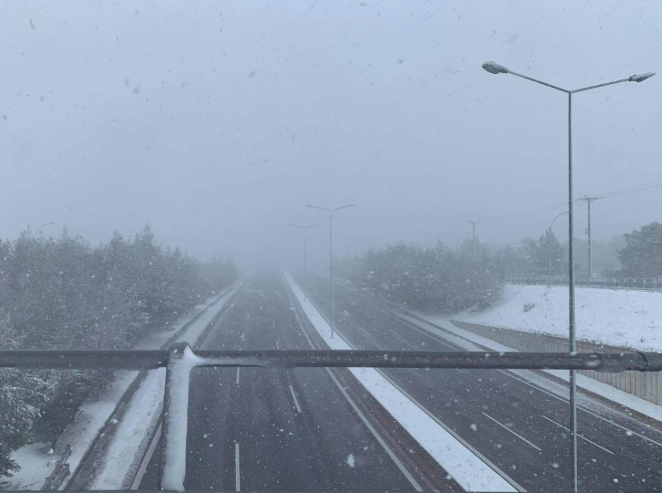Провејува снег во Маврово и Крушево и на премините Стража и Ѓавато