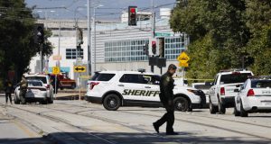 Пукање во Флорида: Маж е убиен во трговскиот центар, ранета е жена