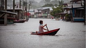 (ВИДЕО) Големи поплави и загинати во Бразил