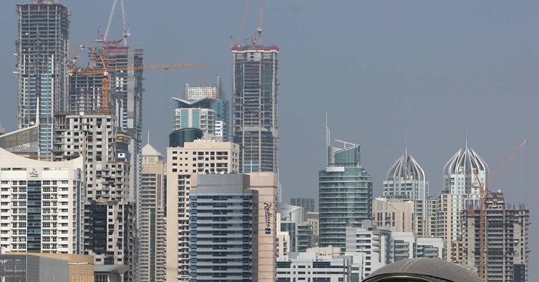 Двајца загинати во Абу Даби од остатоци од соборена иранска ракета