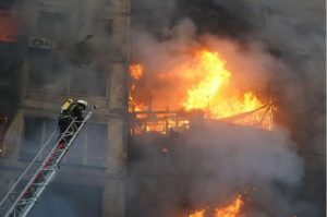 Локализиран е пожарот во Белград, една жена се здоби со изгореници