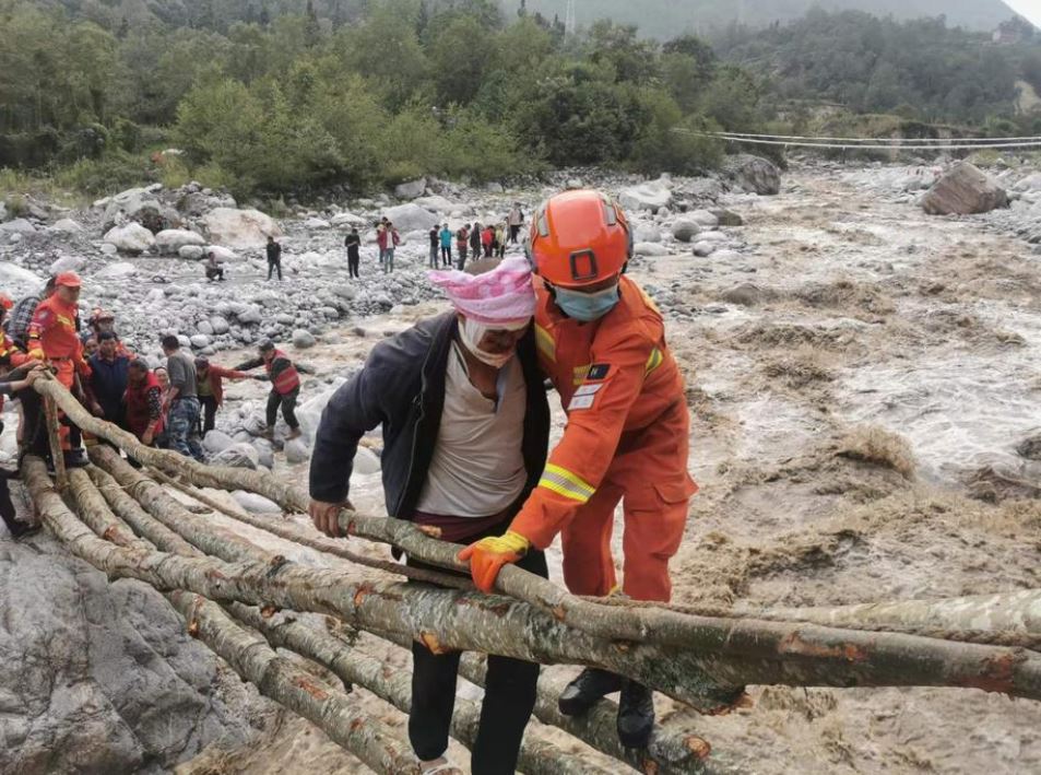 Обилни дождови во Кина: 15 мртви, илјадници евакуирани