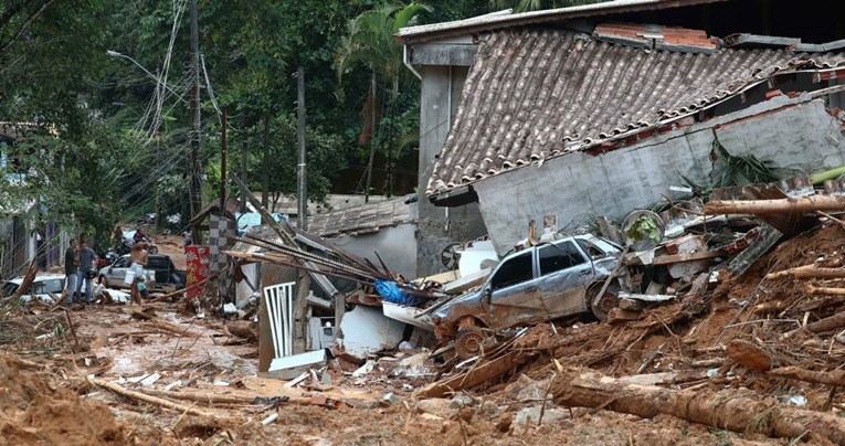 Силно невреме на југот на Бразил: Загинаа 13 лица, меѓу кои и четиримесечно бебе