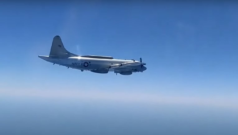 Авион на американските воздухопловни сили слета во Москва