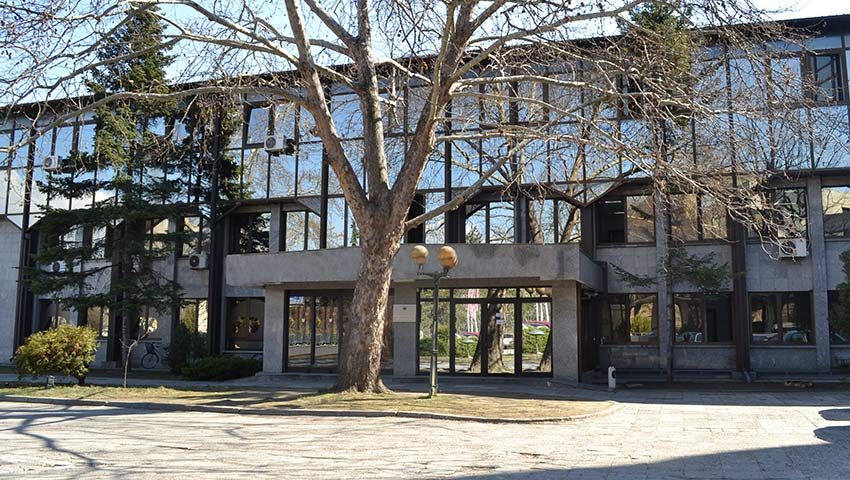 Стоп за ризична пратка: АХВ не дозволи влез на јагнешка кожа од Албанија