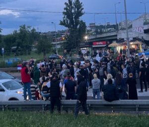 (ВИДЕО) Блокиран автопат во Белград: „Косово е срцето на Србија“