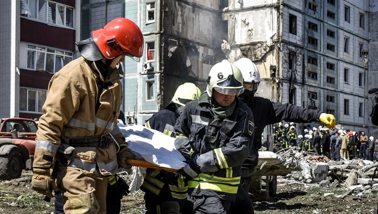 Најмалку девет лица загинаа во нападот на Крематорск, меѓу кои три деца