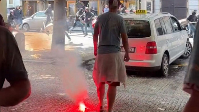 Хаос во Прага: Навивачите на Фиорентина уништија се пред себе, има и повредени