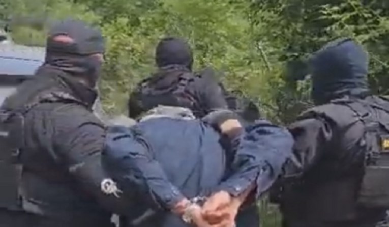 Косовска полиција: Полициските службеници ја известиле базата дека забележале маскирани и вооружени лица