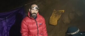 ВИДЕО: Голема спасувачка акција за извлекување на Американец загавен во пештерски комплекс во Труција