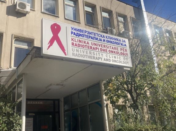 Нема радиоактивна контаминација и пацентите и апаратите се безбедни, велат од Онкологија откако вчера имаше поплава во клиниката
