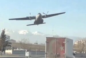 ВИДЕО: Воен авион принудно слета во Турција, објавена драматична снимка