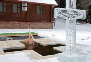 Кремљ: Путин се капеше во ледена вода за Водици