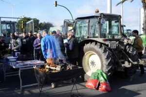 Бугарија: Земјоделците организираа протест пред зградата на Владата барајќи оставка од ресорниот министер