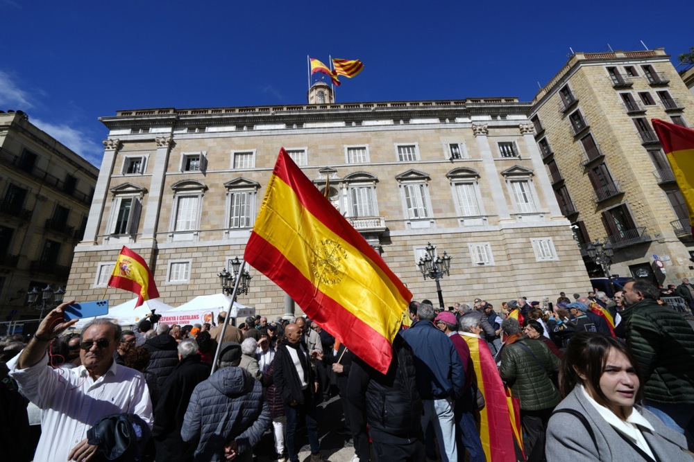 (ВИДЕО) Протести низ цела Шпанија: Граѓаните бараат решение за кризата во Сеута