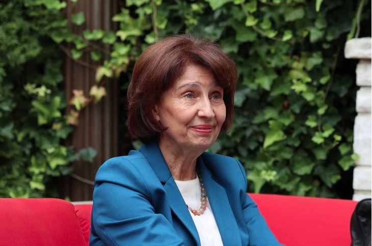 Сиљановска-Давкова: Инвестирајте во знаење, тоа е инвестиција во иднината