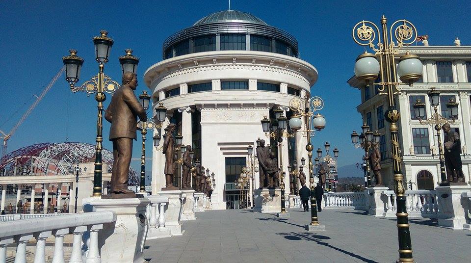Обвинителството започна истрага против сопственичка на салон за убавина, која работеше со шверцувани филери и средства за слабеење