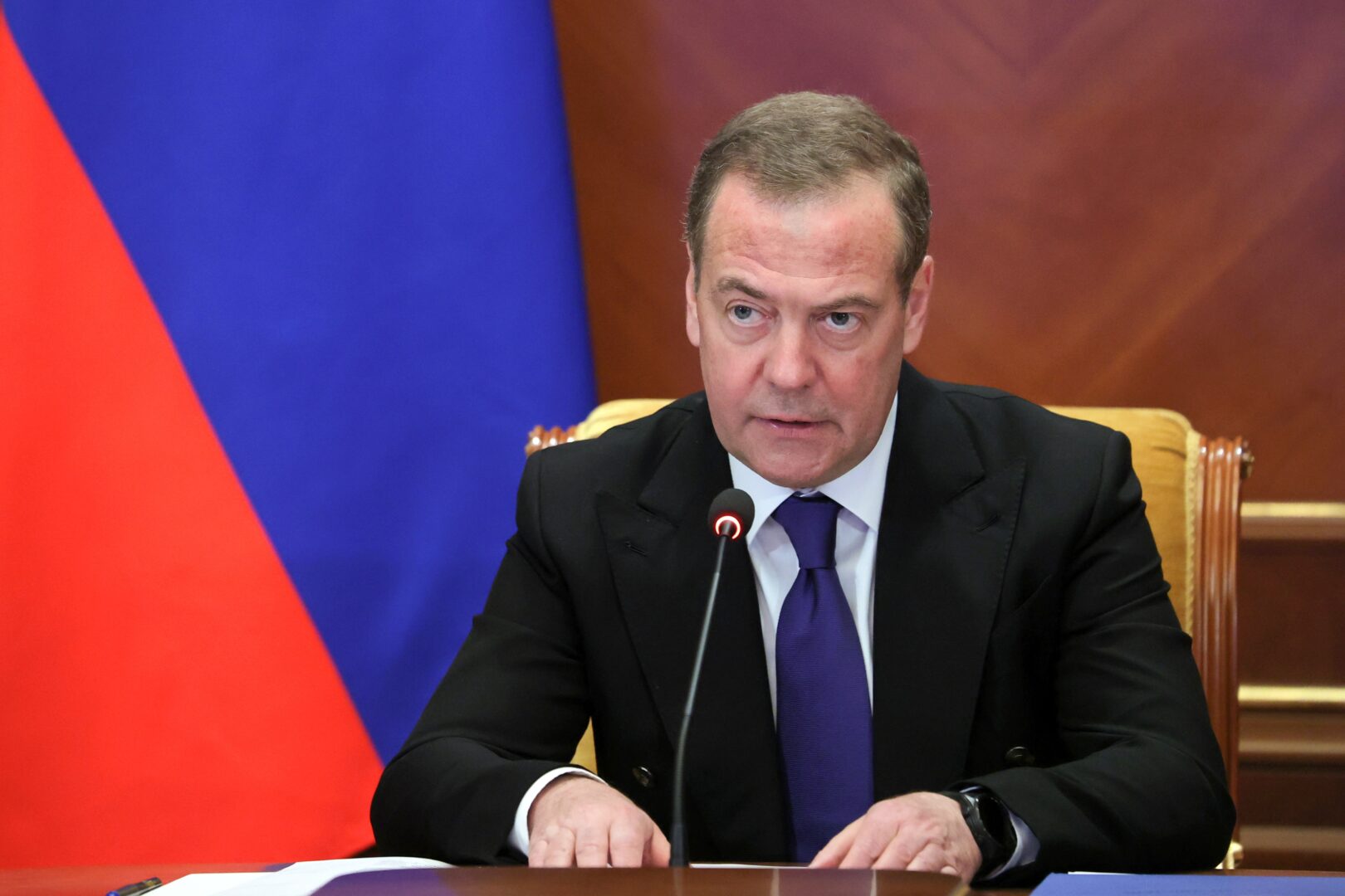 Медведев: Русија може да се справи со најголемите предизвици