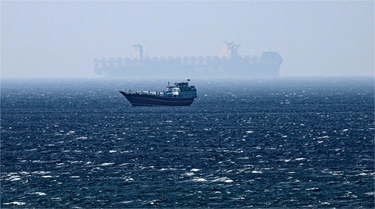 Иран повторно го затвори Ормутскиот теснец – Трамп свика итна средба во Белата куќа