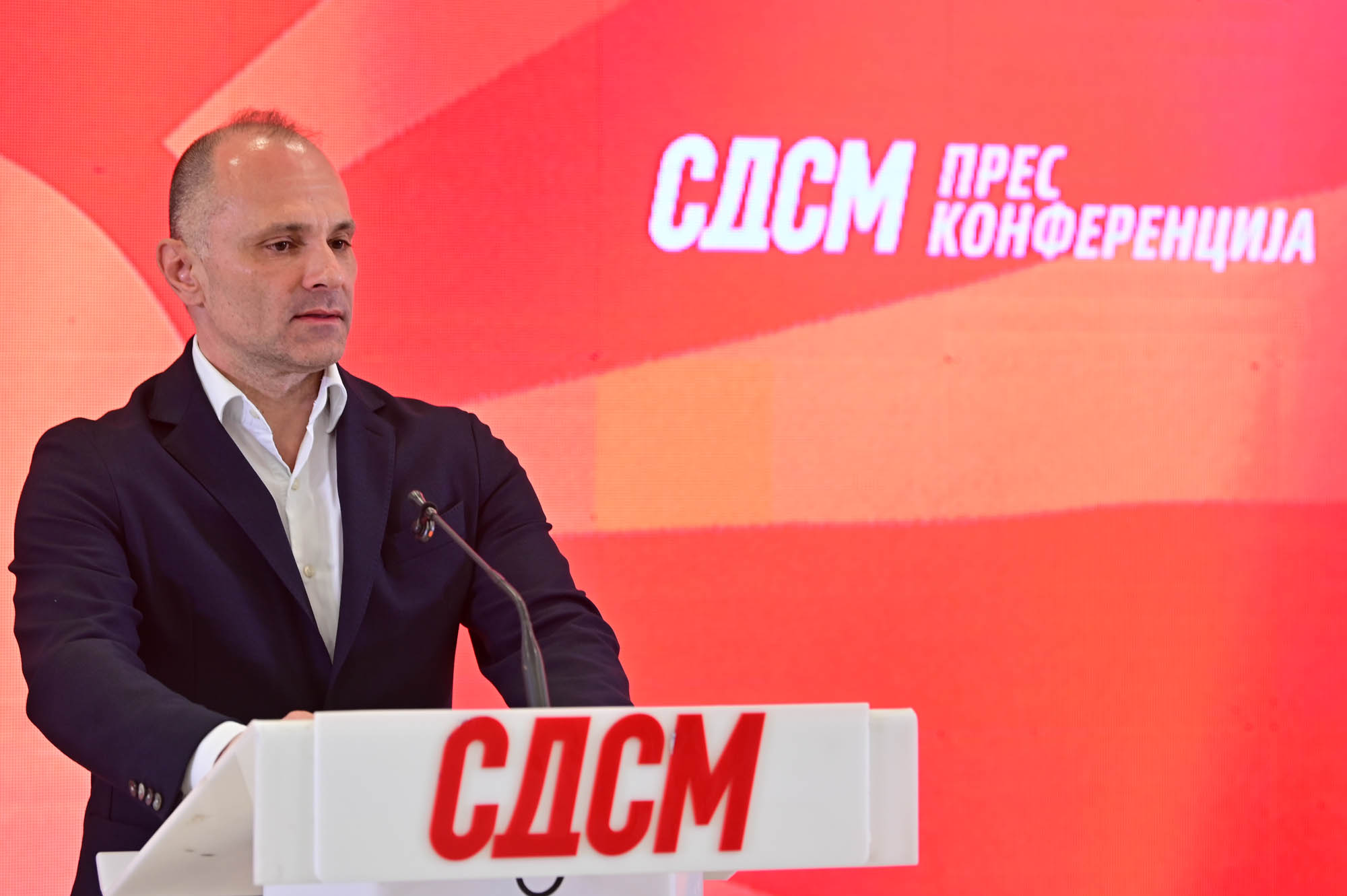 (ВИДЕО) Филипче: Граѓаните скапо плаќаат за бајките на Мицкоски – со празни џебови и празни фрижидери