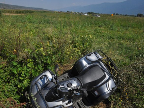 Тешко повредени се две млади момчиња од тетовско – со четирицикл излетаа од патот