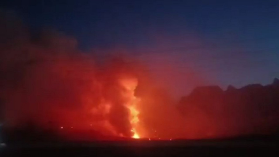 Погоден е ирански склад за противвоздушни ракети, детонациите одекнуваат со часови, гелери летаат со километри наоколу