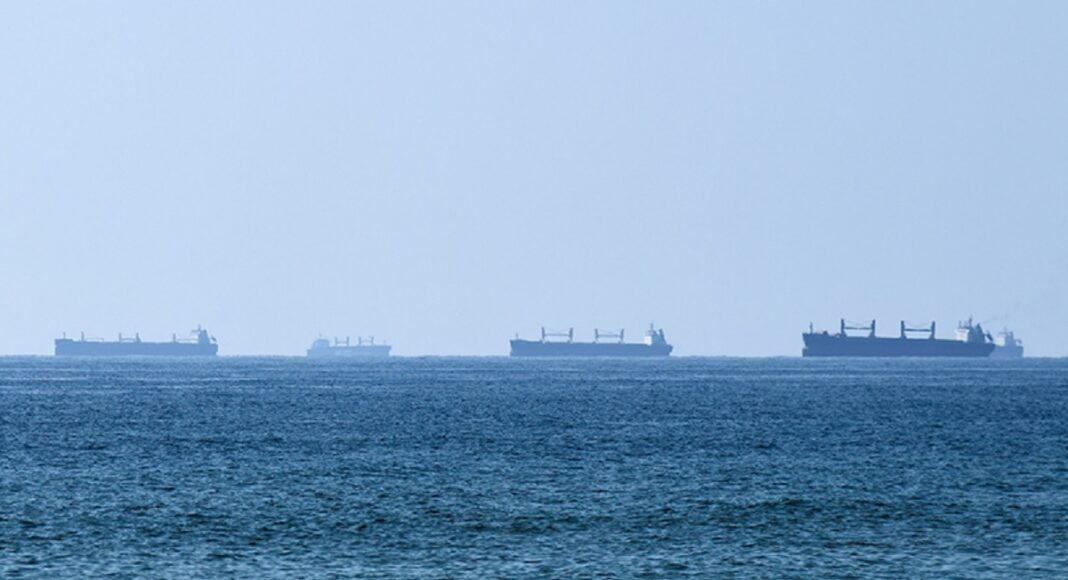 Блумберг: Најмалку 34 ирански танкери ја поминаа блокадата на САД