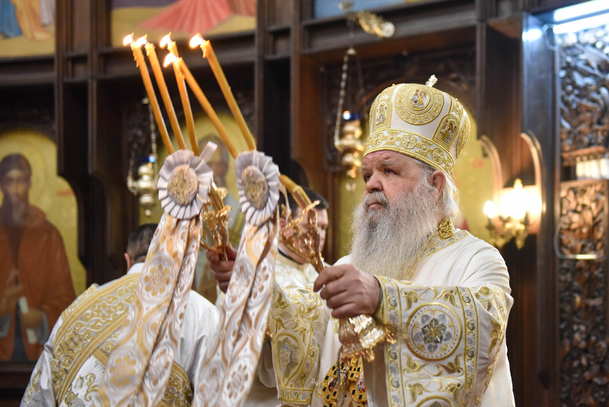 Велигденско послание на г.г. Стефан: Со нашата вера и со богоугодни дела да го озариме светот со велигденска радост