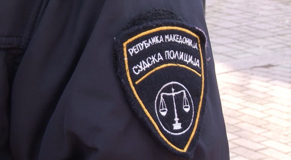 Истрага на Обвинителство за судски полицаец и доставувач за „примање награда за противзаконито влијание“